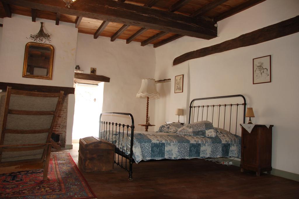 Auberge Lion D'Or Saint-Antonin Rom bilde