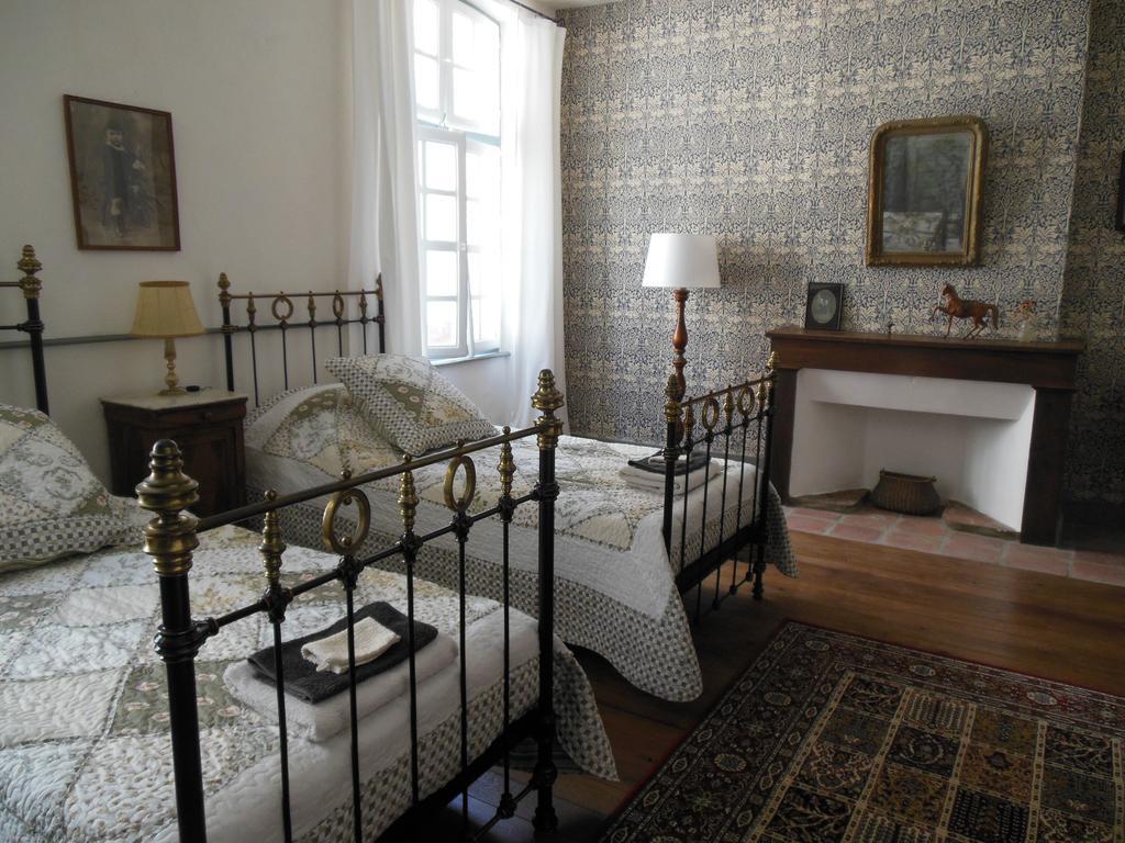 Auberge Lion D'Or Saint-Antonin Rom bilde