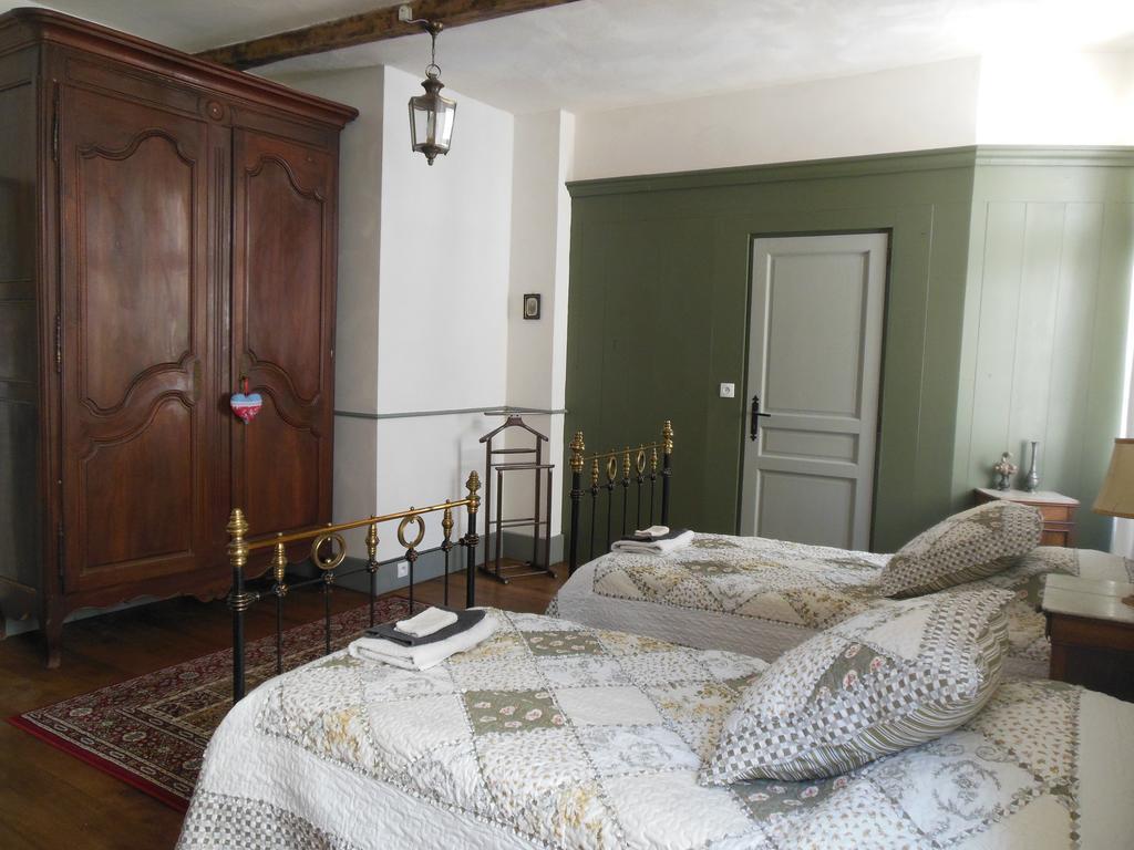 Auberge Lion D'Or Saint-Antonin Rom bilde