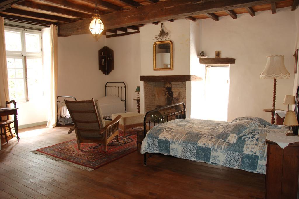 Auberge Lion D'Or Saint-Antonin Rom bilde